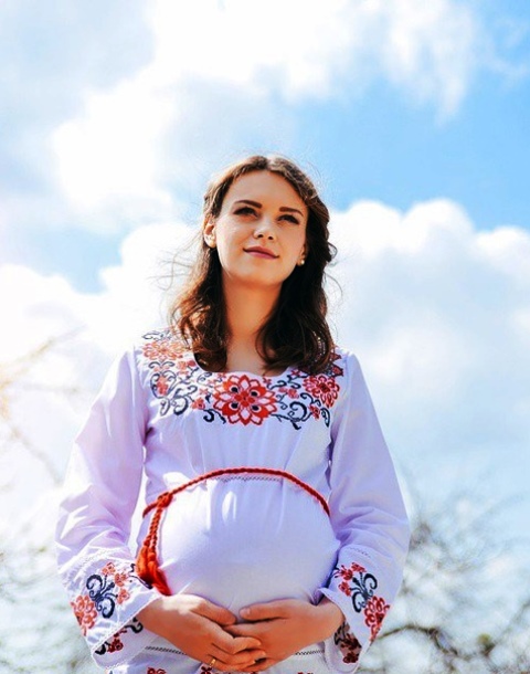Беременная женщина славянского рода